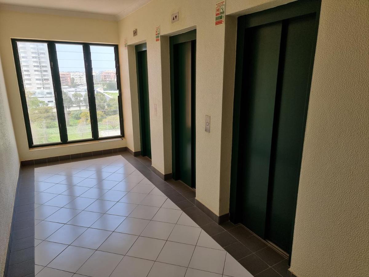 Apartamento Encantador Com Piscina Aquecida ポルティマン エクステリア 写真
